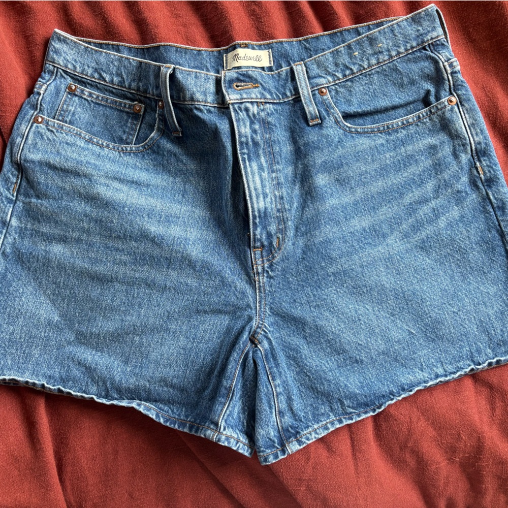 Madewell Relaxed Mid-Length Denim Shorts      Size 31